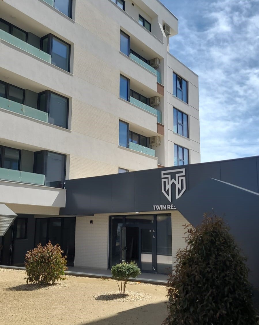 Fațadă bloc rezidențial S+P+4E+5Er, Timișoara, zona Torontal